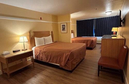 Des Moines Hotel | Marina Inn