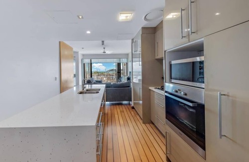 Airlie Beach Apartment | Marina living and Whitsundays lifestyle