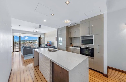 Airlie Beach Apartment | Marina living and Whitsundays lifestyle