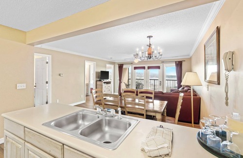 Indian Point Condo | Marina Magic: Marina with Boat Rentals