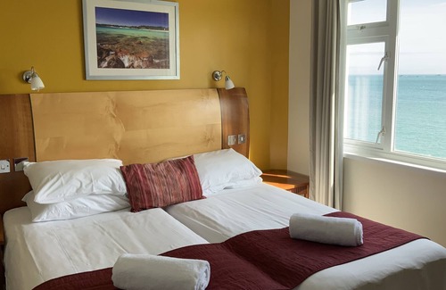 Saint Helier Hotel | Marina Metro Hotel