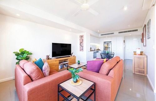 Darwin City Centre Apartment | Marina Outlook Scenic Waterfront Living with Pool