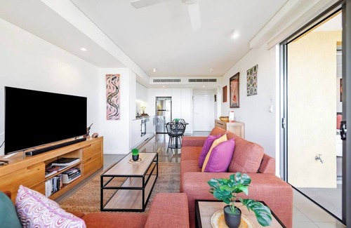 Darwin City Centre Apartment | Marina Outlook Scenic Waterfront Living with Pool