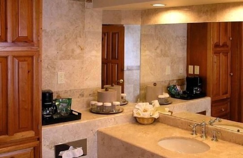 Aserradores Hotel | Marina Puesta del Sol