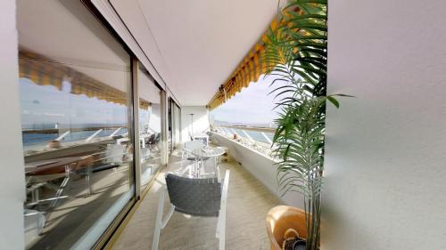 Villeneuve Loubet Beach Apartment | Marina Riviera Sea View and Beach