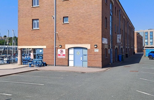 Milford Haven Apartment | Marina View Apartment