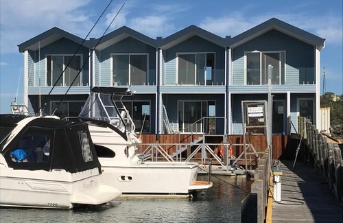 Wannanup Ski Chalet | Marina View Chalets