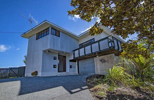 Tutukaka House | Marina Views - Tutukaka Holiday Home