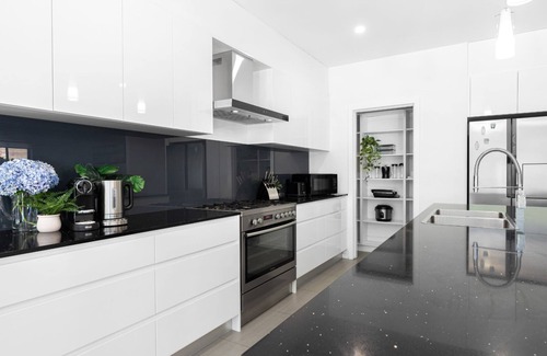 Callala Bay House | Marine Adventures – tranquil blue waters and white beaches of Jervis Bay