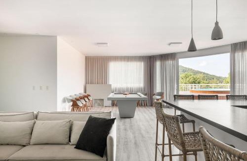 Ponta das Canas Apartment | Marine Home & Resort - Cobertura 4Q pé na areia