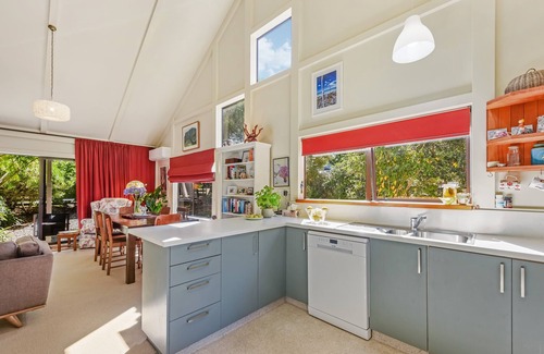 Rarangi House | Marine Sounds - Rarangi Holiday Home