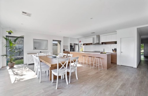 Dudley Park House | Mariners Cove Luxury Canal Home