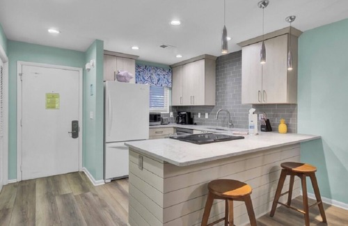 Pelican Bay Condo | Mariners Walk 9C by Wild Dunes, Close to Ocean