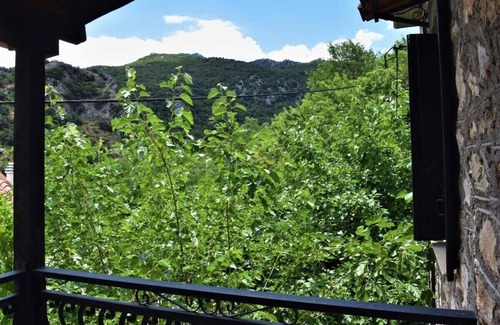 Kefalochori Villa | Mariolata Vintage Stone Villa - 4 Season Escape