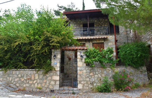 Kefalochori Villa | Mariolata Vintage Stone Villa - 4 Season Escape