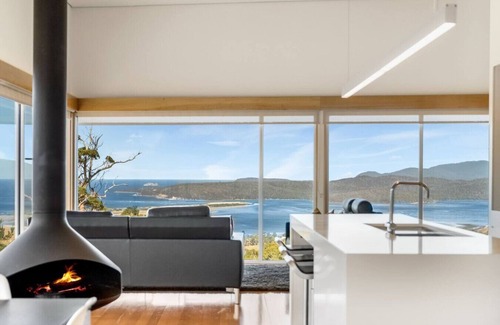 Bream Creek House | Marion Bay House Luxury Retreat