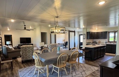 Perham Cottage | Marion Lake Lodge: With Wakesurf & Pontoon boats!