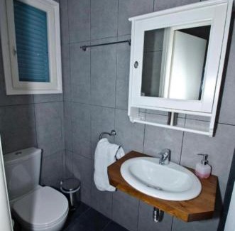 Loutraki House | MarKaMar