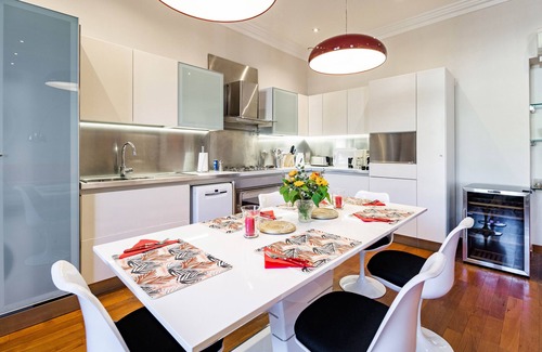 Beaulieu-sur-Mer Apartment | Market Square
