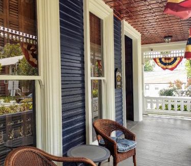 Chestnut Hill House | Market Street House by Stay Local Nashville