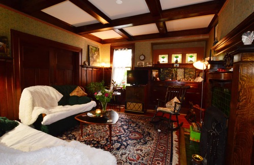 James Bay House | Marketa's Bed & Breakfast