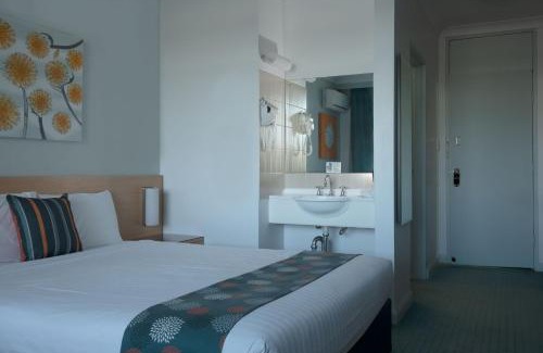 Homebush West Hotel | Markets Hotel