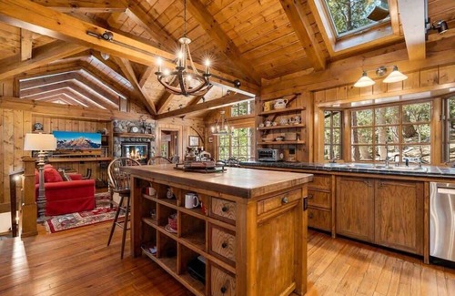 Fern Valley House | Marlboro Lodge Idyllwild Escape- Newly Listed!