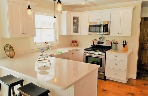 Queensbury House | Marley's Cove on Glen Lake