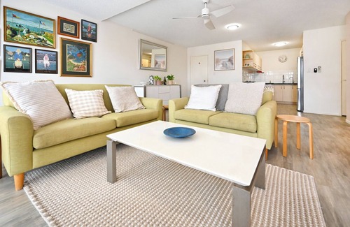 Maroochydore Apartment | Maroochydore Stylish Luxury - Pool/Beach ZD9