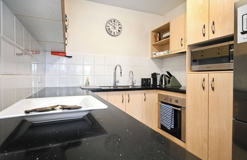 Maroochydore Apartment | Maroochydore Stylish Luxury - Pool/Beach ZD9