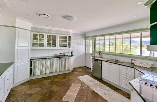 Marrangaroo Other | Marrangaroo Meadows - Rural Manor, 5 Bedroom, 3 Bathroom, Indoor Swimming Pool