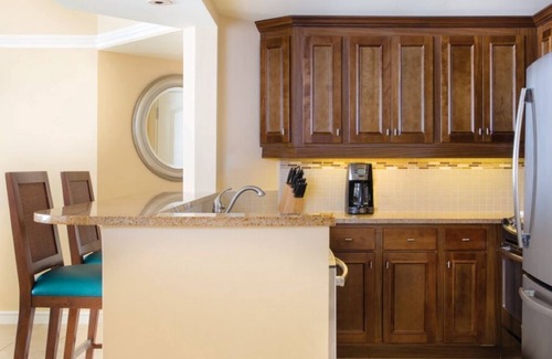 Palm Beach Resort | Marriott's Aruba Surf Club 1 Bedroom, 1 Bathroom