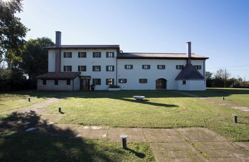 Spresiano House | Marron Room