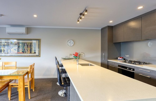 Lowburn Apartment | Marsden Lake Resort Central Otago