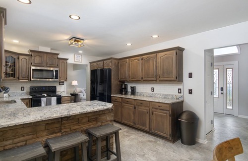 Marshall House | Marshall Skyline Retreat: Blue Ridge Mountain Home | Hot Tub | Game Room