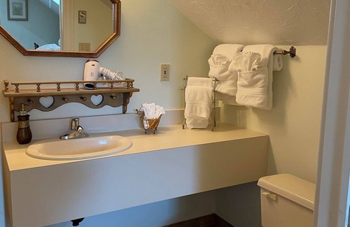 Sackville Hotel | Marshlands Inn