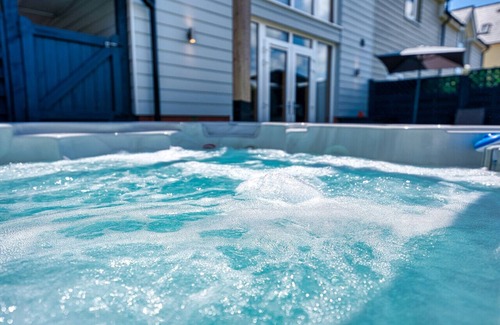 Priors Marston House | Marston Croft Cottage | Hot Tub | Sleeps 7 |Southam | Inspire Homes