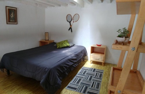 Downtown Queretaro House | Marte Room in Zen House. Habitación Marte en Casa Zen.