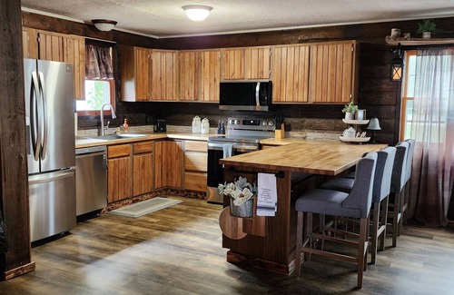 Elba Cabin | Martha's Place