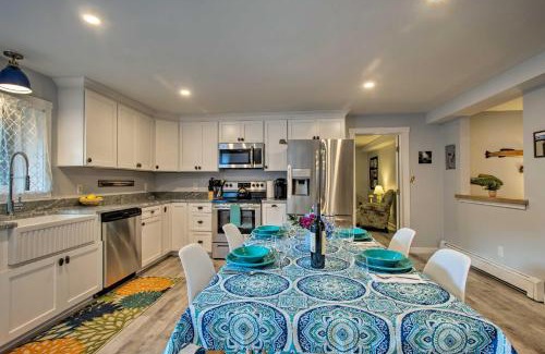 East Chop Apartment | Marthas Vineyard Apt about 1 Mile to Inkwell Beach!