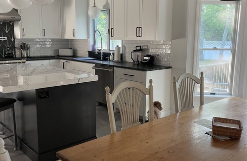 Vineyard Haven House | Martha’s Vineyard newly renovated house. Walk to downtown, boat and beach.