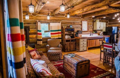 Martin City Cabin | Martin City Log Cabin, just a hop away from Glacier National Park