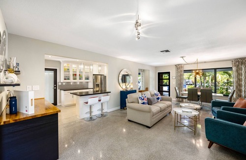Wilton Manors House | Martini Manor is the ultimate Tropical Oasis with a private Heated Pool!