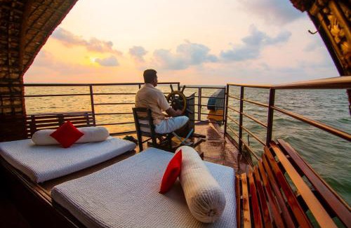 Nedumudy Boat Rental | Marvel Cruise