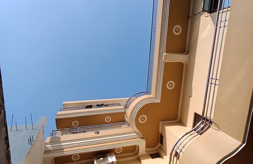 Naini Apartment | Marvelous 3-bedroom apartment with WiFi in Prayagraj