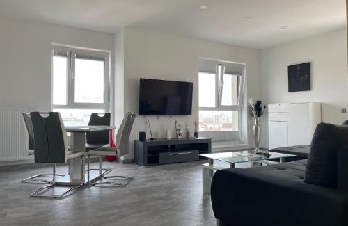 Militari Apartment | Marvelous 4 Room Penthouse Rooftop Terrace W14+W15