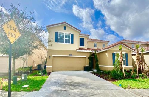 Loughman Villa | Marvelous Villa with South facing pool and themed bedrooms close to Disney