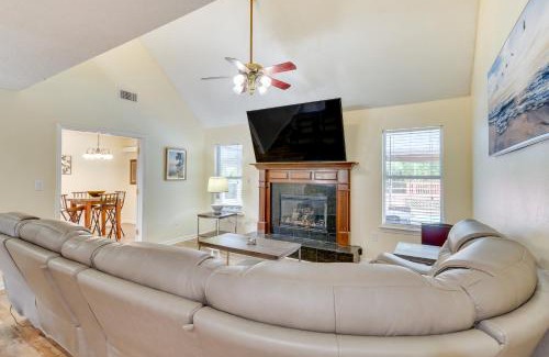 Mary Esther House | Mary Esther Home with Private Pool and Fireplace!