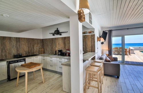 Beacon Hill Cottage | Mary's Beach Cottage: Seashore