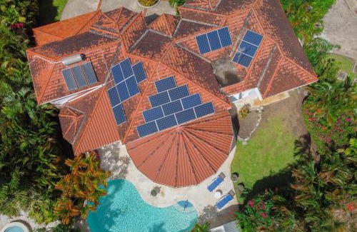 Holder's Hill Villa | Marzalea